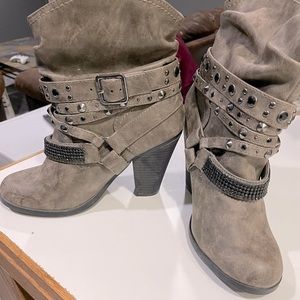 Heel boots, ankle high, size 7.5. Worn once, clean.